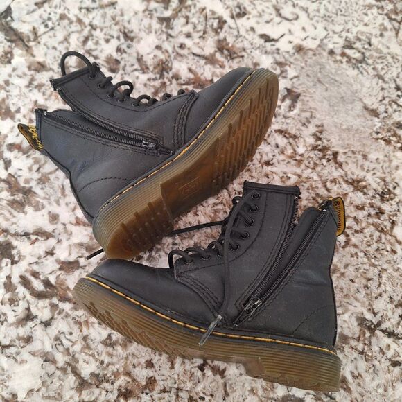 Dr. Martens boots size 8 - Picture 5 of 10